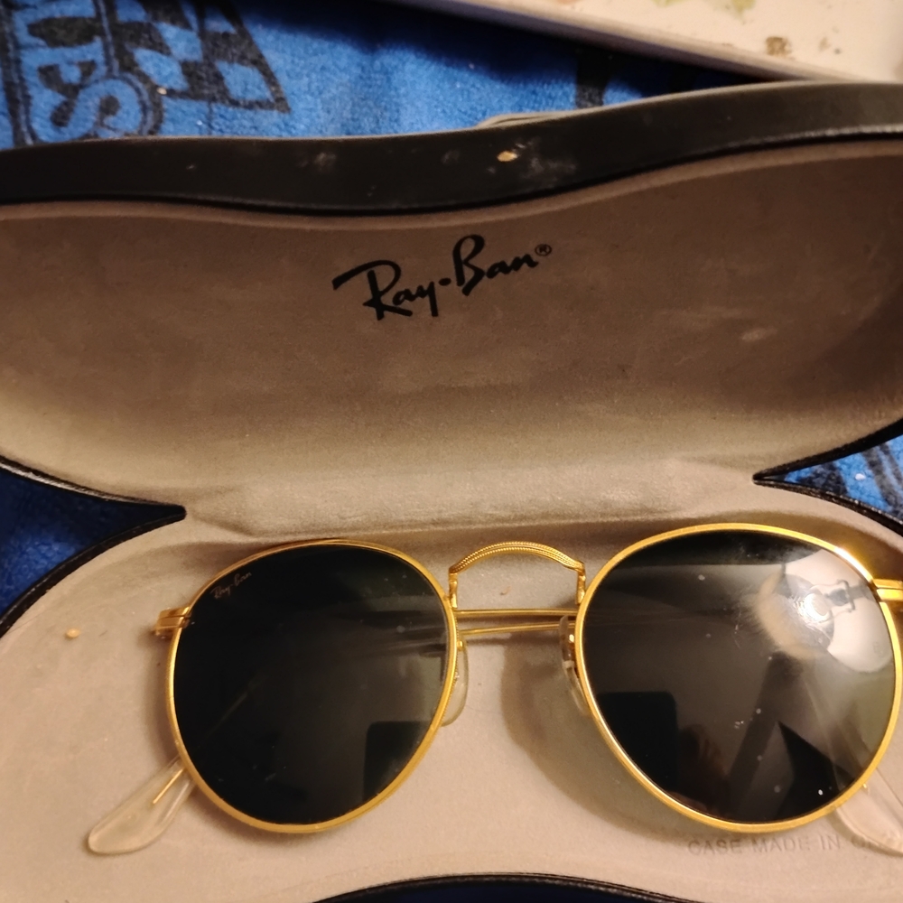 Ray-Ban Gold Sunglasses with Dark Lenses - Picture 1 of 3
